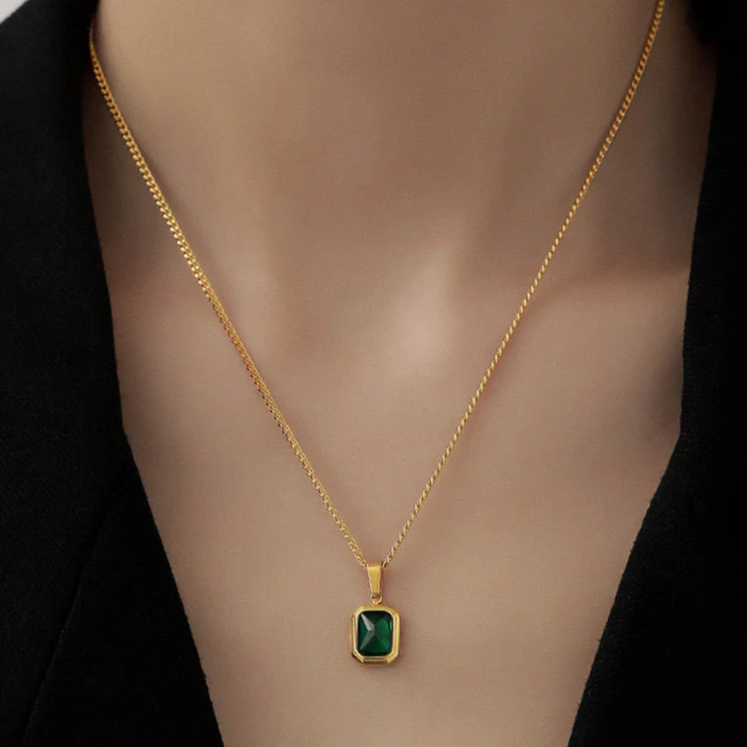 Eme green Necklace